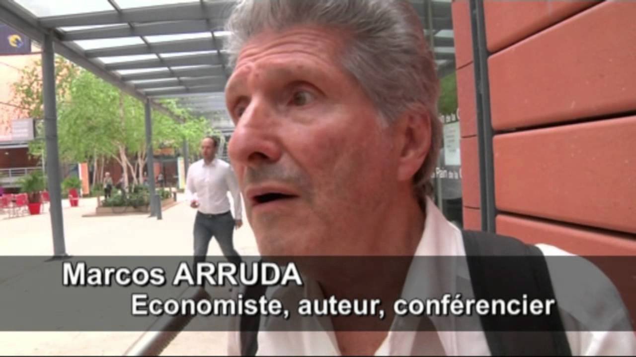 Marcos Arruda et une société sans monnaie